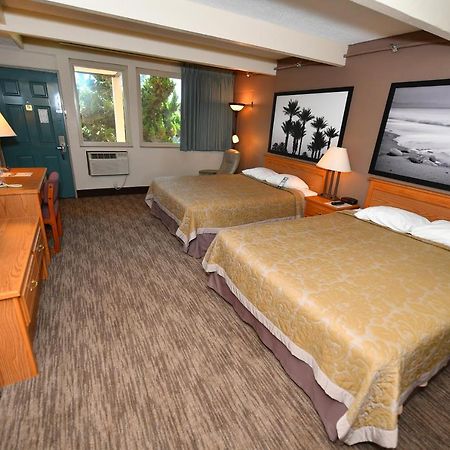 Costa Mesa Inn - Newport Beach Area エクステリア 写真