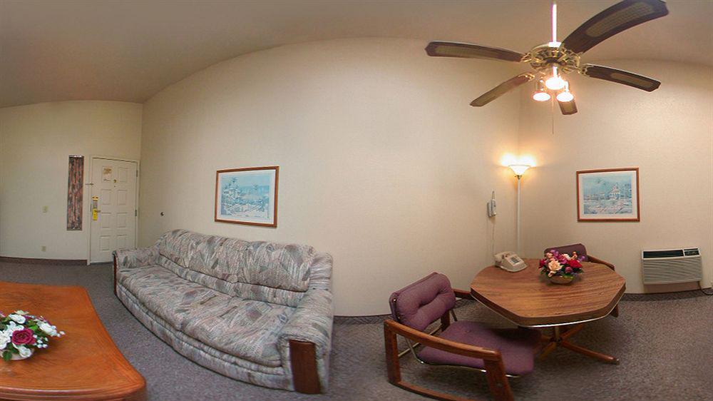 Costa Mesa Inn - Newport Beach Area エクステリア 写真
