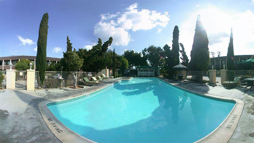 Costa Mesa Inn - Newport Beach Area エクステリア 写真