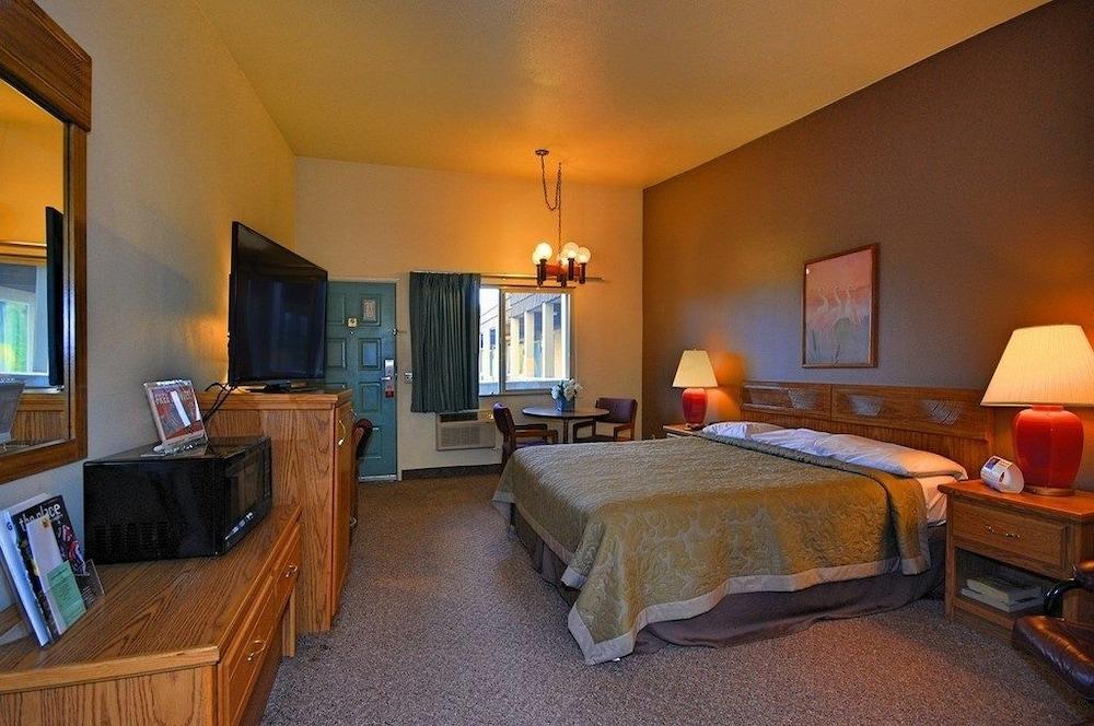 Costa Mesa Inn - Newport Beach Area エクステリア 写真