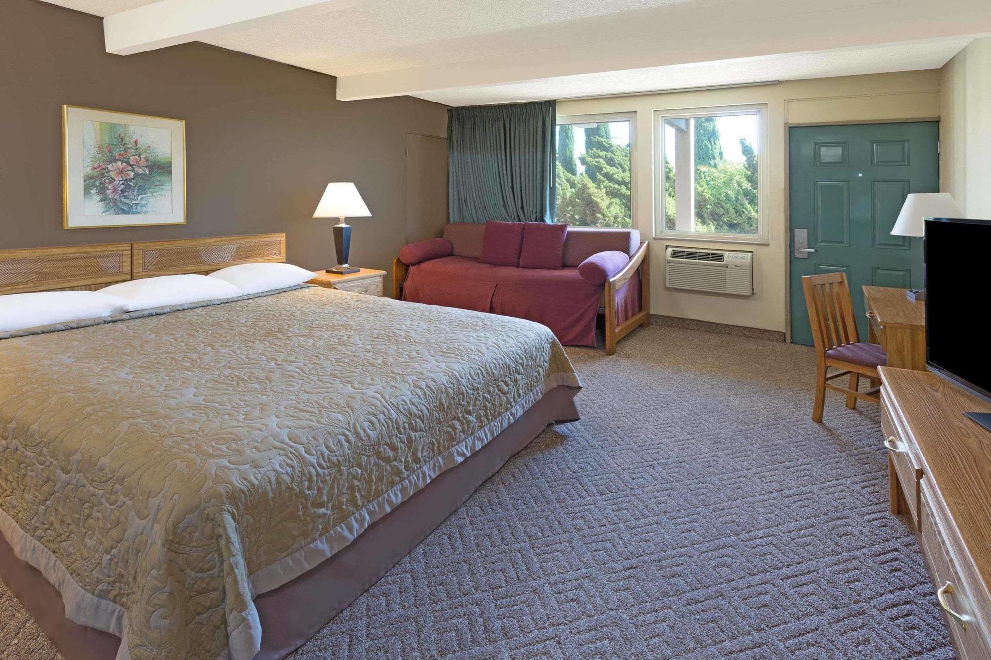 Costa Mesa Inn - Newport Beach Area エクステリア 写真