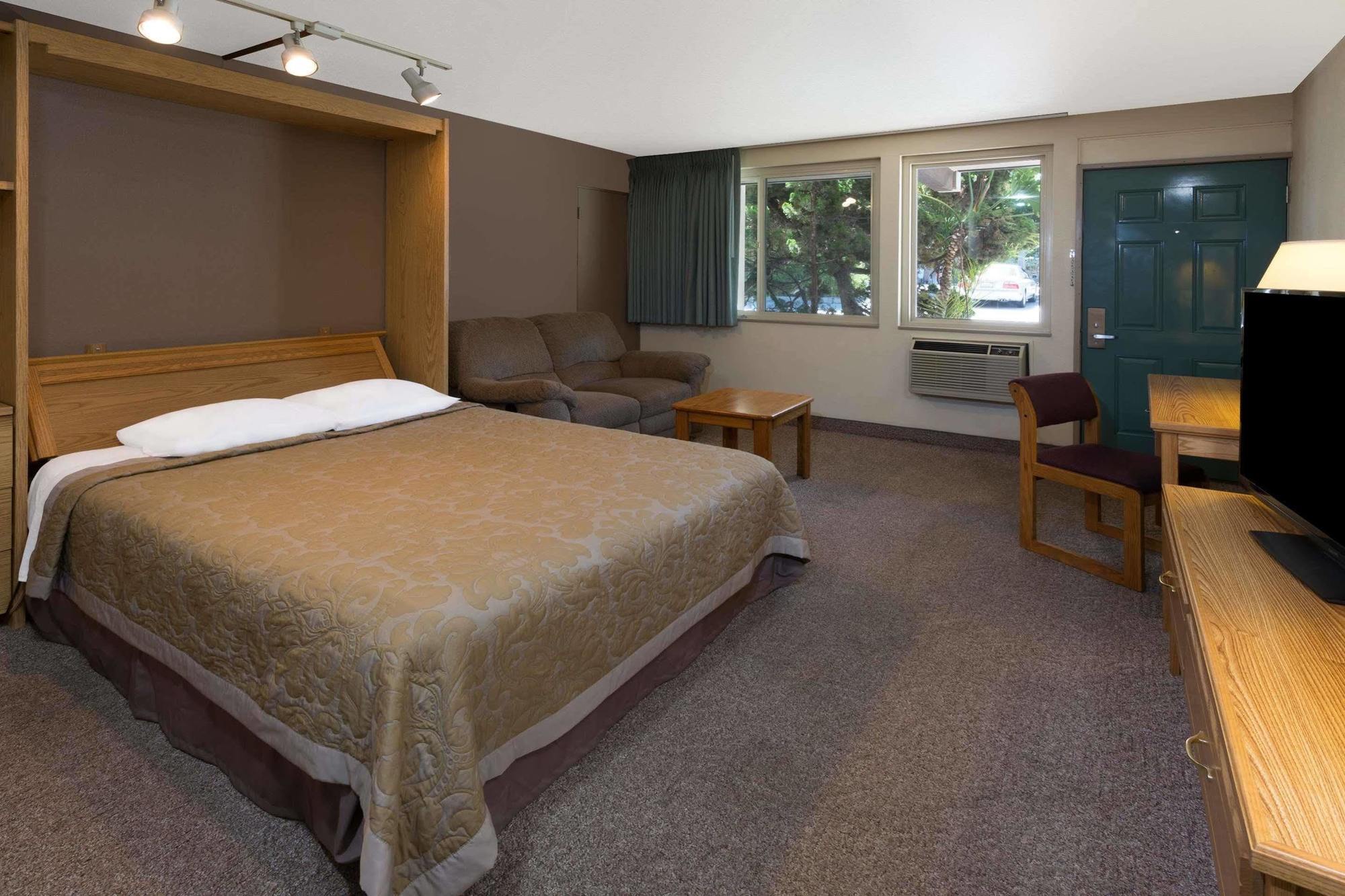 Costa Mesa Inn - Newport Beach Area エクステリア 写真