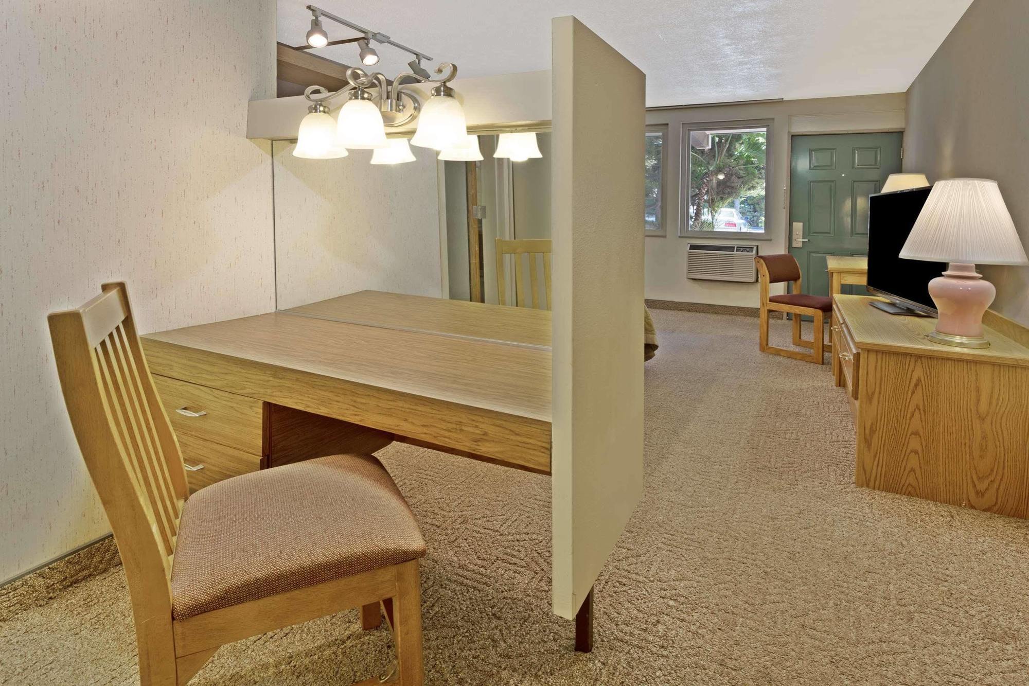 Costa Mesa Inn - Newport Beach Area エクステリア 写真