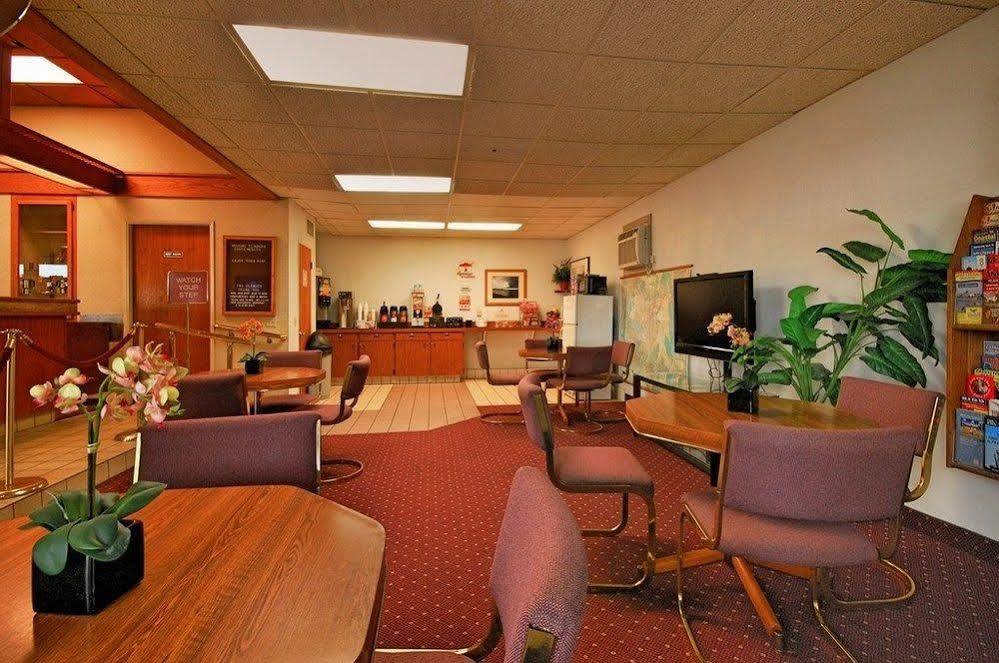 Costa Mesa Inn - Newport Beach Area エクステリア 写真