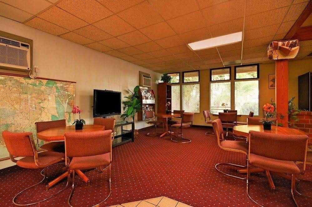 Costa Mesa Inn - Newport Beach Area エクステリア 写真