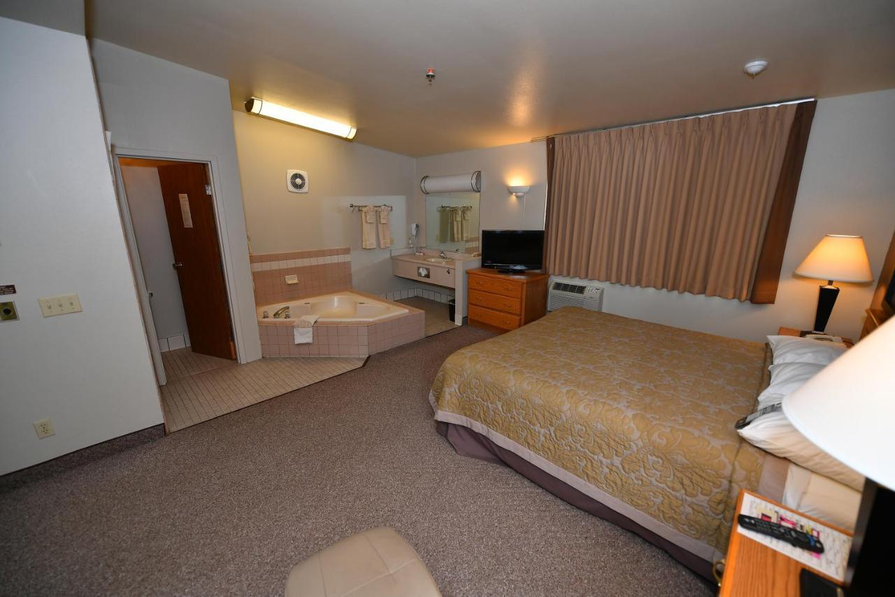 Costa Mesa Inn - Newport Beach Area エクステリア 写真