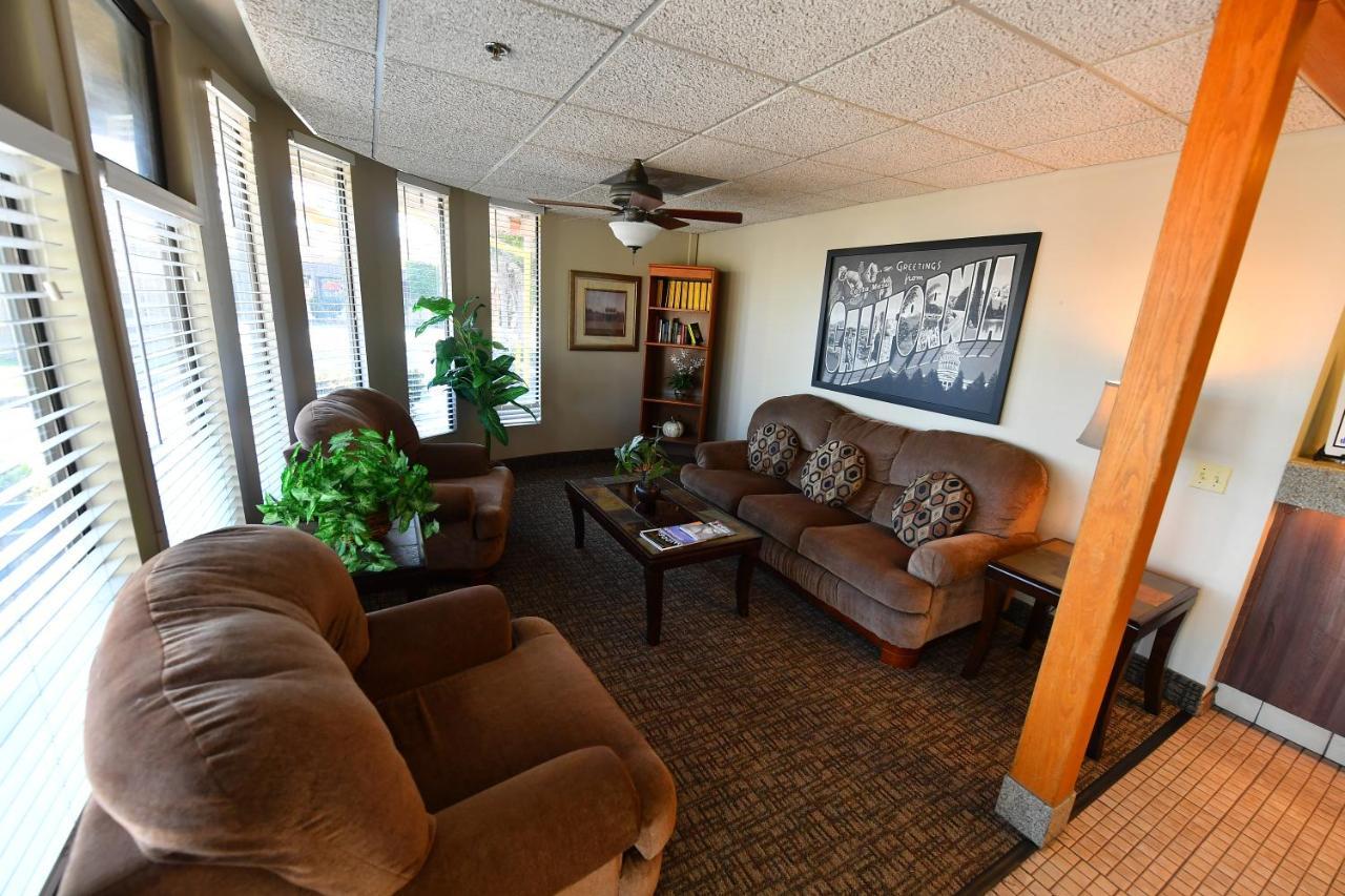 Costa Mesa Inn - Newport Beach Area エクステリア 写真