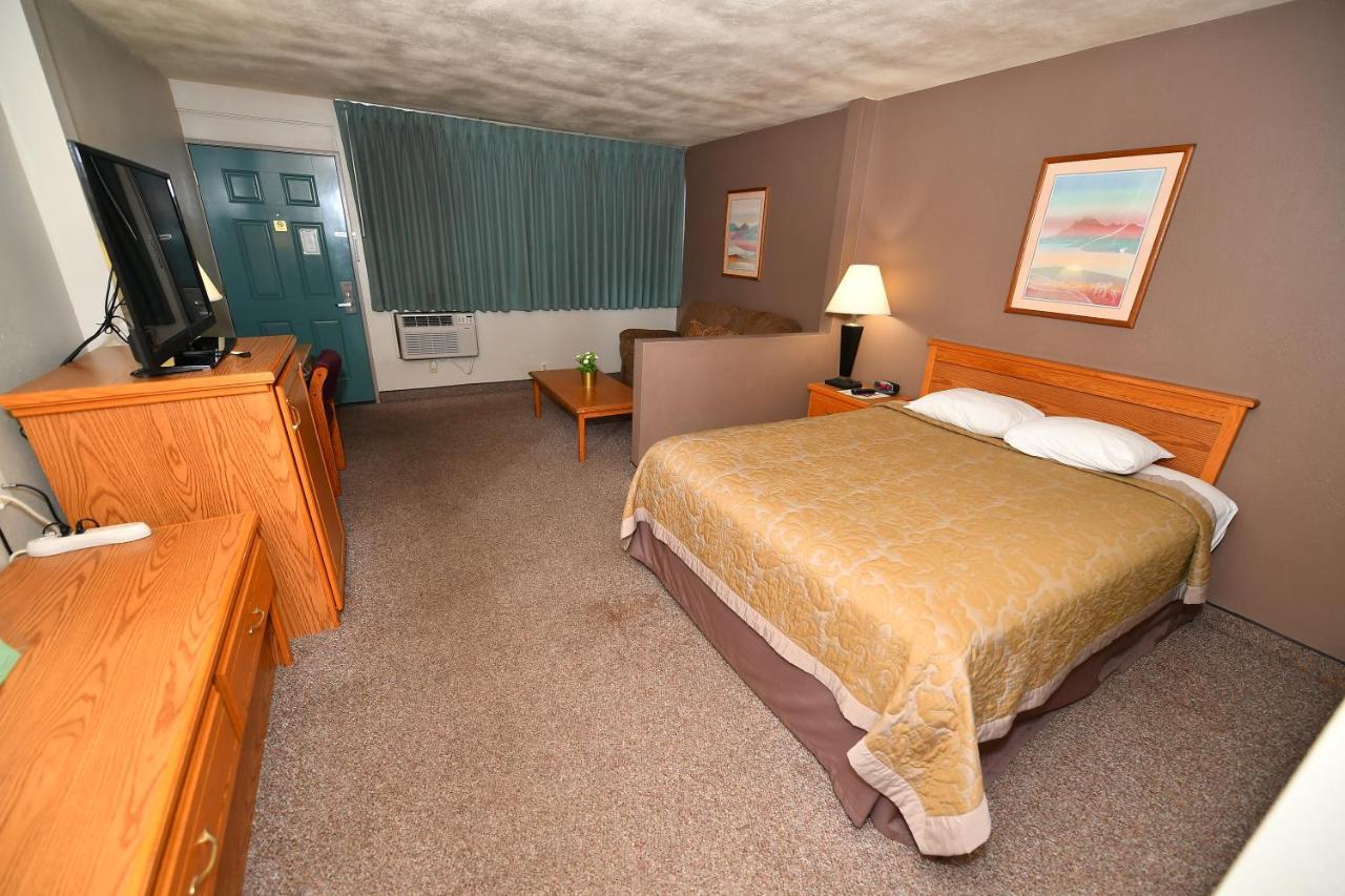 Costa Mesa Inn - Newport Beach Area エクステリア 写真