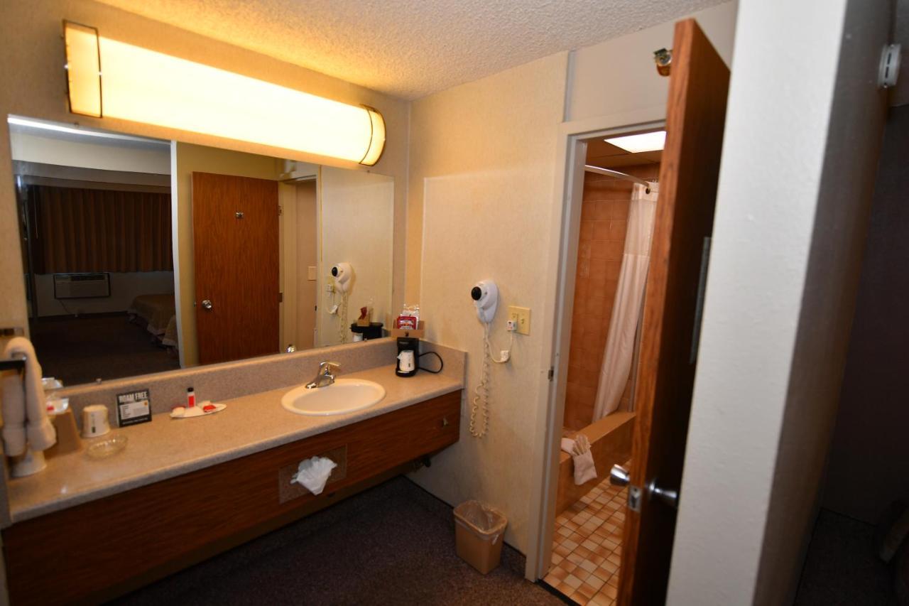 Costa Mesa Inn - Newport Beach Area エクステリア 写真